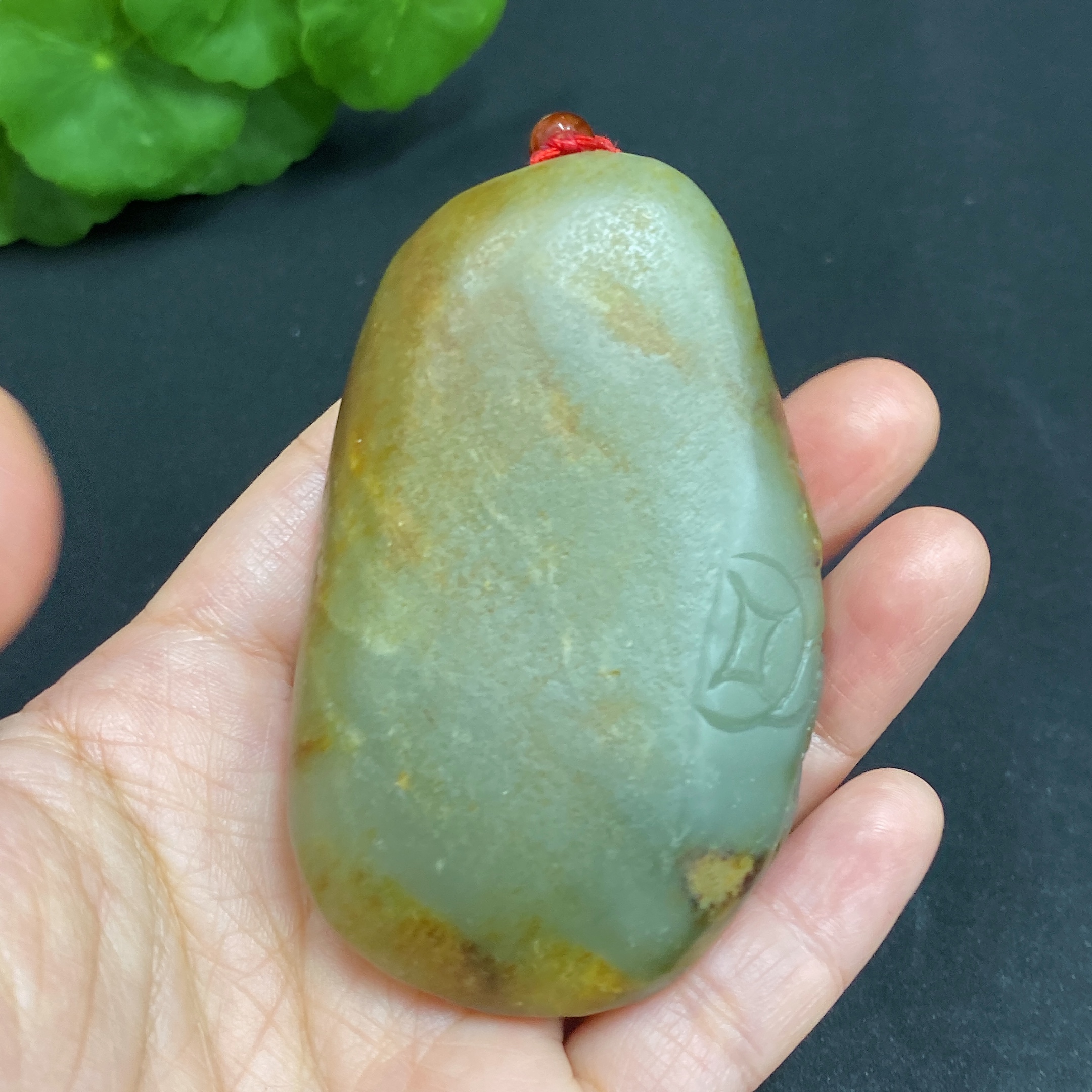 H30466129 Hetian Jade Handheld Carving - Dragon