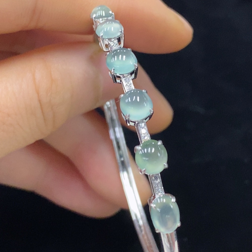 F28235372 Jadeite Inlaid Bangle AU37% with Diamond Accents, Total Weight Approx. 5.94g