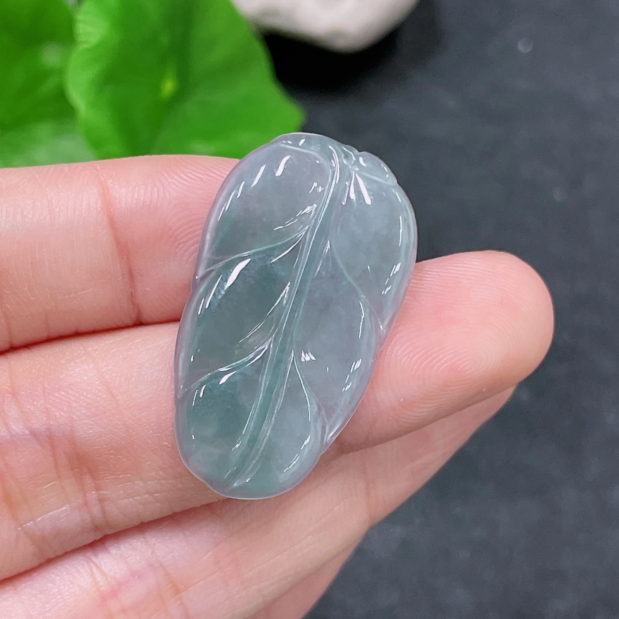 F33839488 Jadeite Pendant Leaf Total Weight Approx. 3.11g