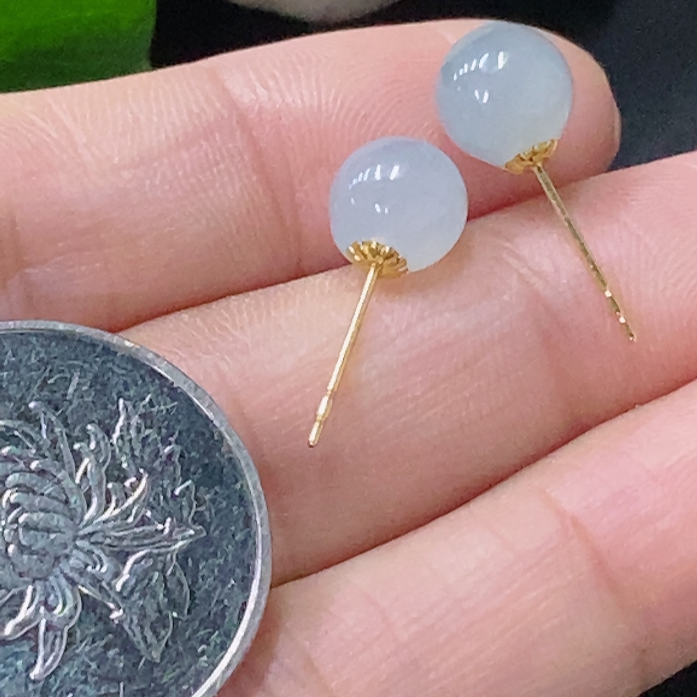 F35116405 Jadeite Earrings with 18k Gold, Total Weight Approximately 1.25g