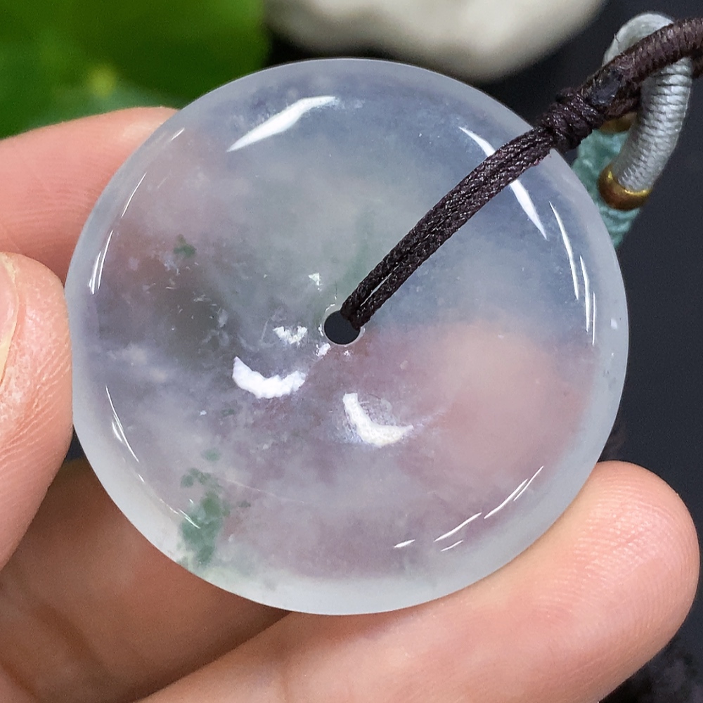 F29391369 Jadeite Peace Knot, total weight including rope approximately 16.2g