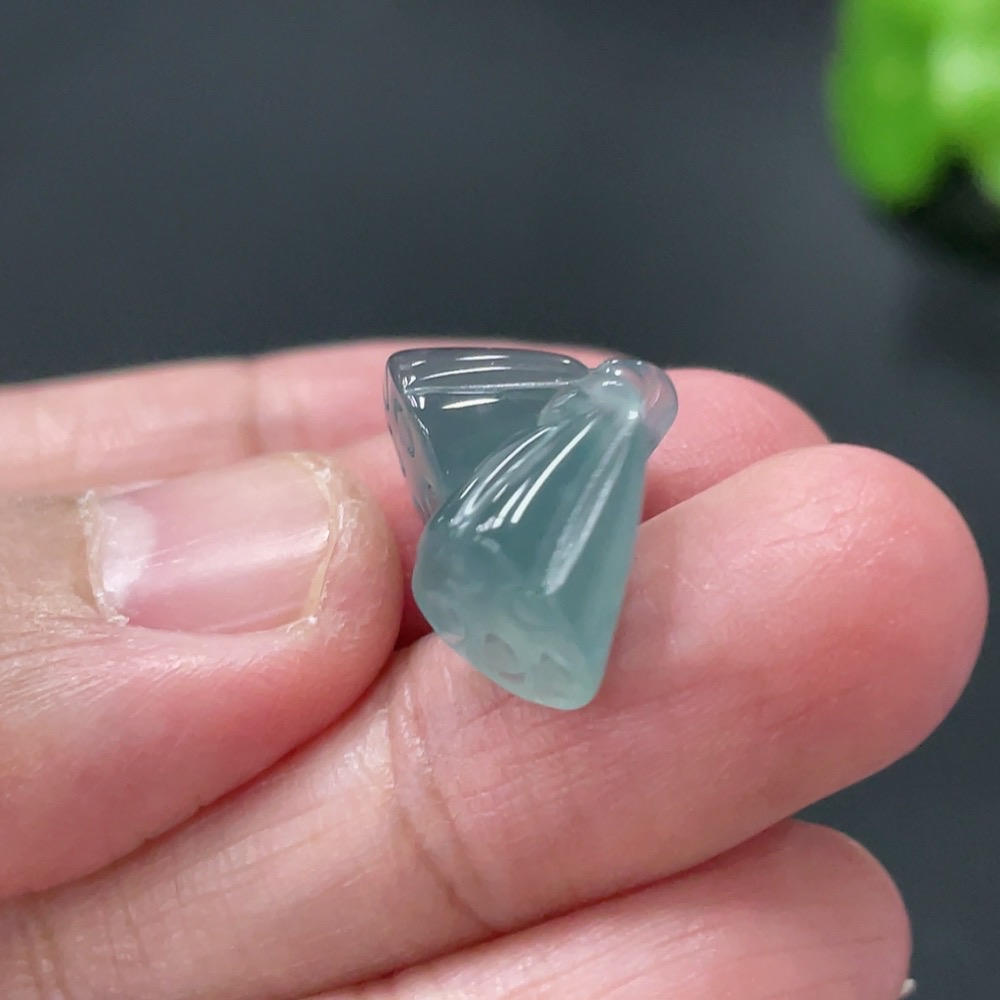 F34018838 Jadeite Lotus Pod Pendant