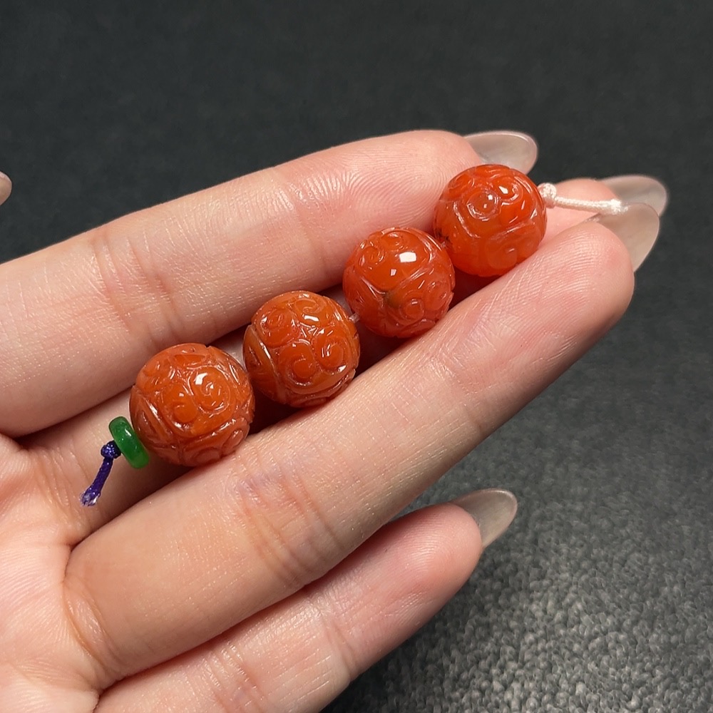 C34009630 Red Agate Beaded Bracelet with Visible Organic Matter, Possible Non-Natural Accent Stones, Total Weight Approx. 10.15g, Size 12.6mm
