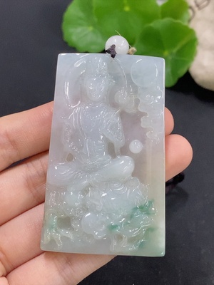 F46549044 翡翠挂件    观音      货品总重约39.7g