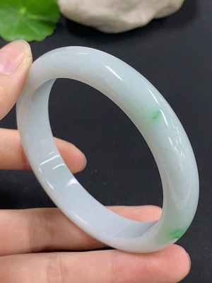 F42985982 翡翠正圈手镯 圈口57.7 货品总重约52.17g