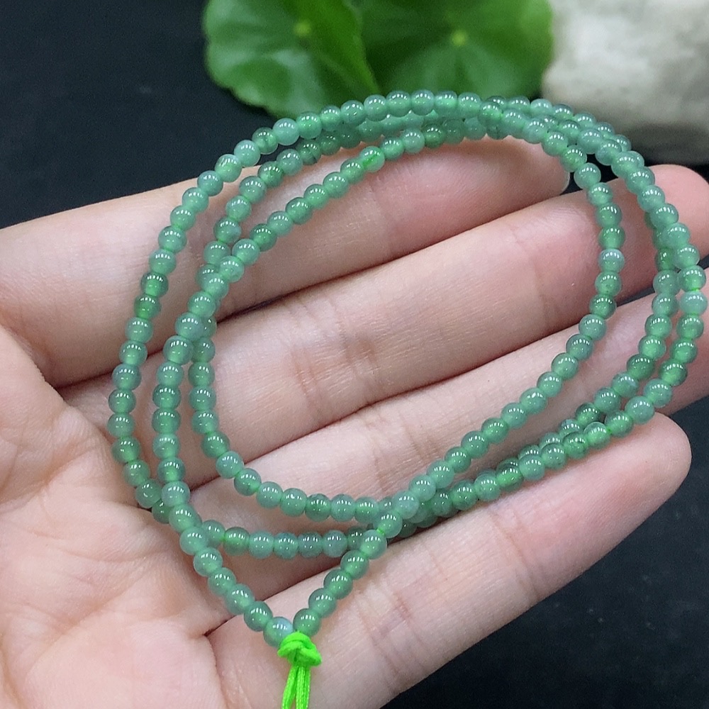 F34057467 Jadeite bead necklace approx. 3mm, total weight approx. 7.6g