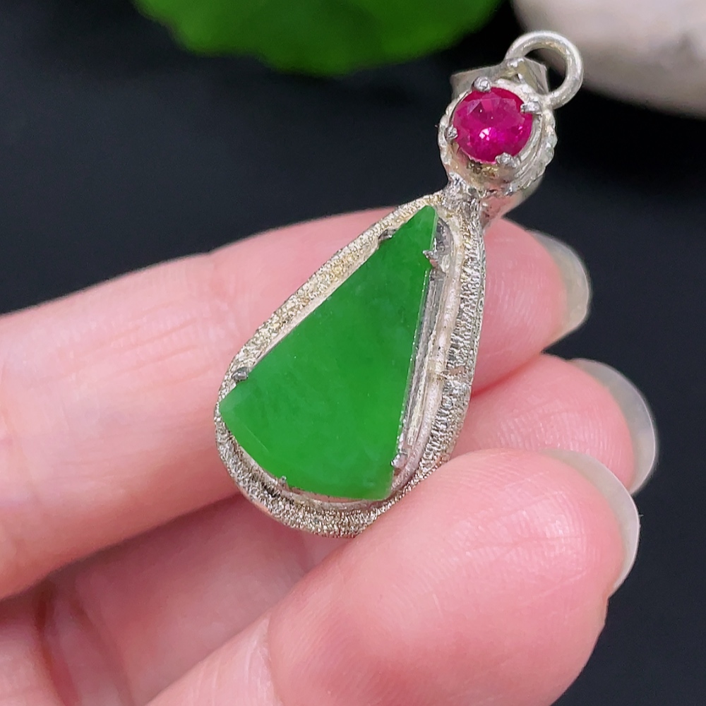 F30453980 Jadeite Inlay Piece Non-Gold Inlay Total Weight Approximately 8.1g