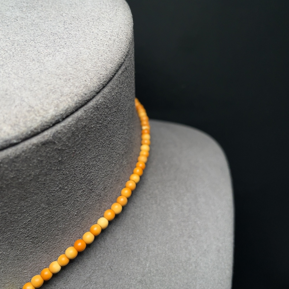 C34066888 Amber Beeswax Pendant with Colorless Coating, Total Weight Approx. 16.50g Including Chain, Chain Not Natural