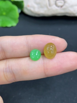 F46515767 翡翠蛋面 货品总重约1g