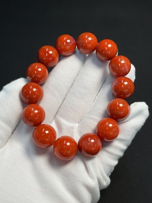 C42963519 South Red Agate Bracelet approx. 15.4mm total weight approx. 73.79g visible organic matter