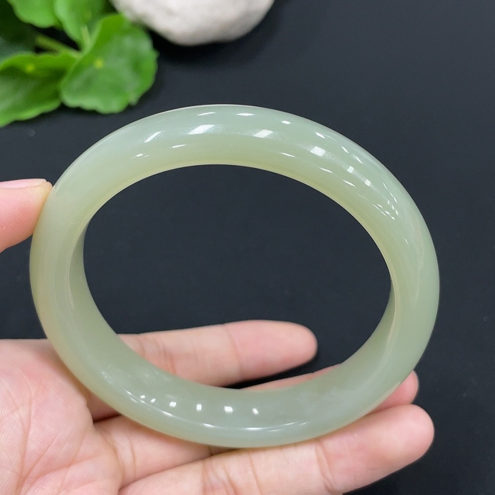 H26040830 Hetian Jade Round Bracelet, Size 58.6, Total Weight Approx. 56.7g