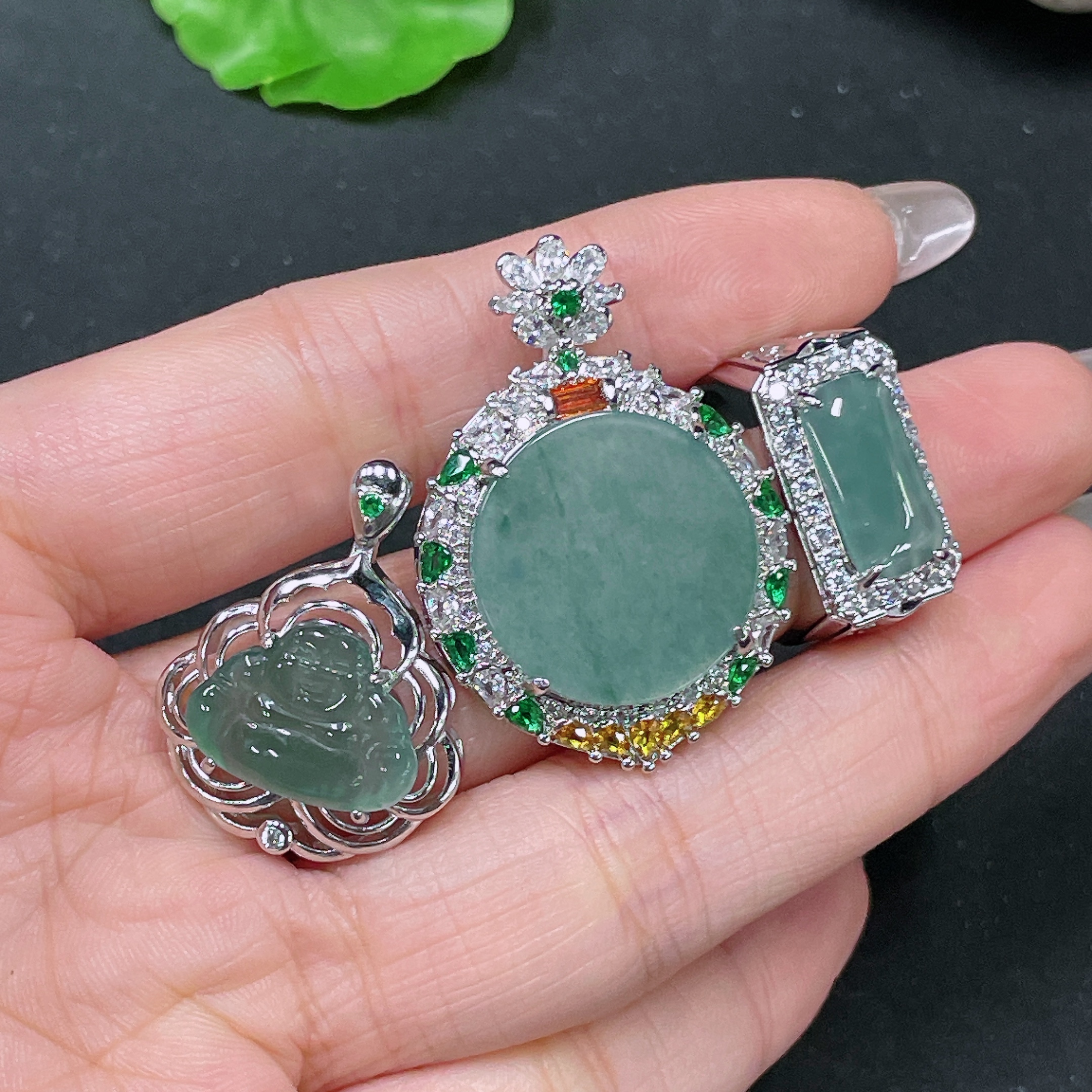 F35105374 Jadeite Inlaid Pendant Sell as a Lot