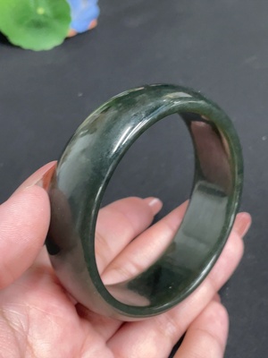 H35118380 Hetian Jade Regular Round Bracelet Size 61.1 Total Weight Approx. 72.6g