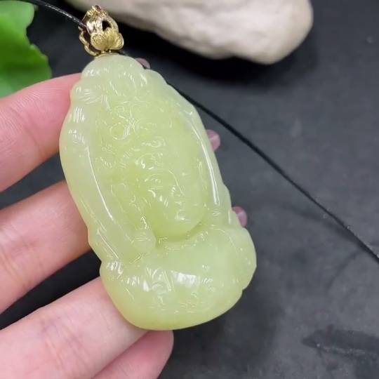 H33925508 Hetian Jade Pendant Guanyin with Diamond (Colorless) and 18K Gold Pendant Total Weight (Including Rope) Approx. 48.3g