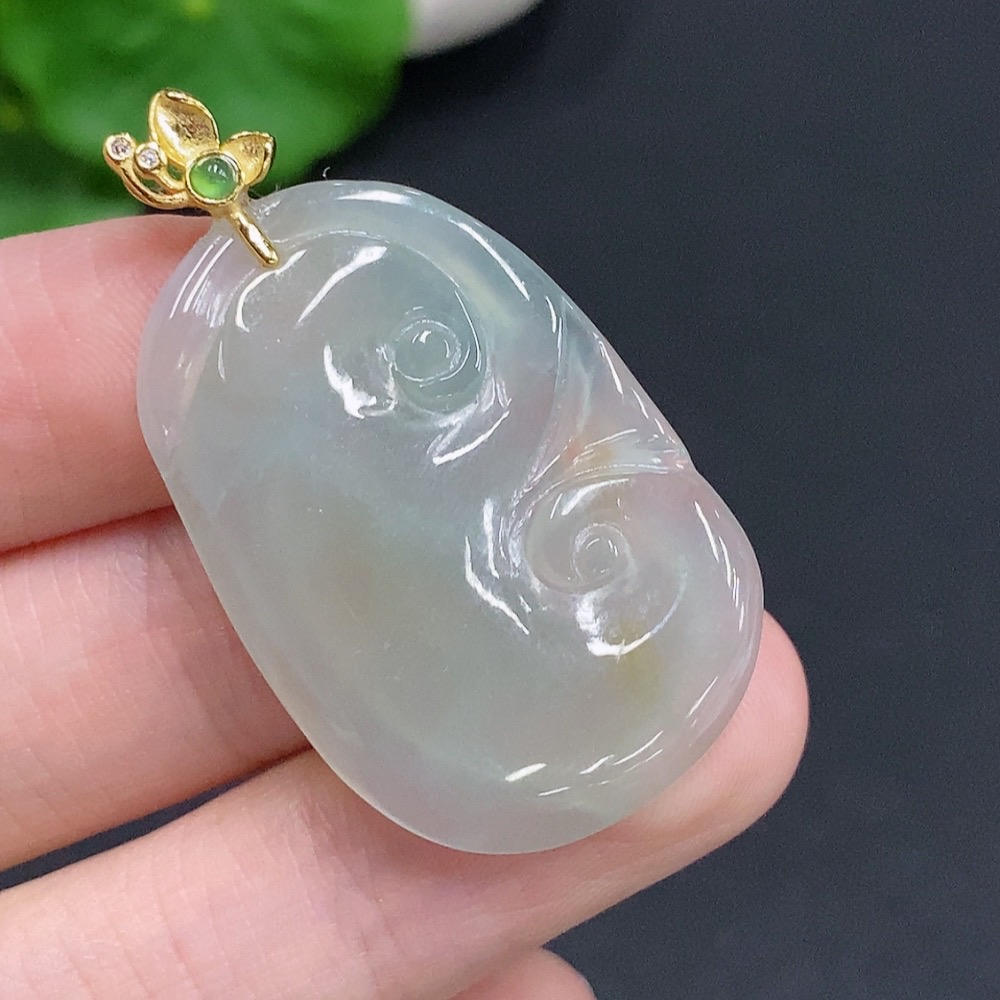 F31690197 Jadeite Ruyi Pendant