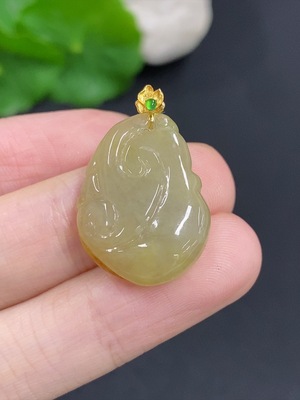 F41933958 翡翠如意挂件 18k金扣头 货品总重量约4.9克