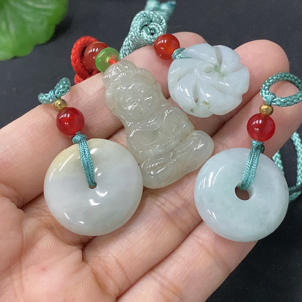 F33886628 Jadeite Pendant Sell as a Lot
