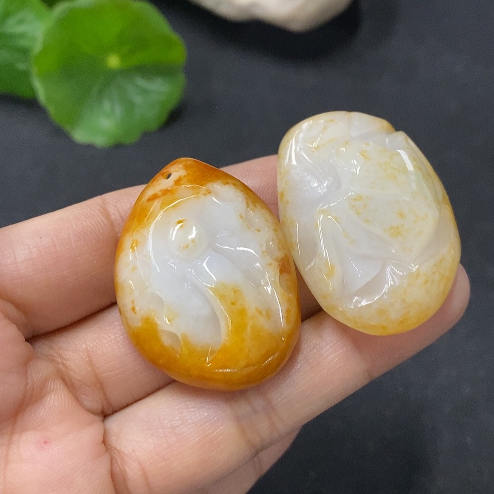 F35139768 Jadeite Pendants Sell as a Lot