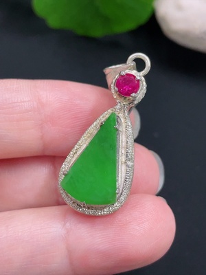 F30453980 Jadeite Inlay Piece Non-Gold Inlay Total Weight Approximately 8.1g