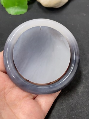 H40789394 和田玉正圈手镯套装 下面卡的挂件尺寸 圈口57.2     货品总重约137.8g