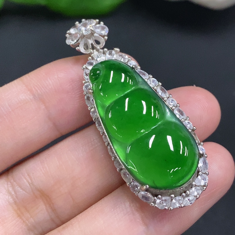 F34022868 Jadeite Auspicious Bean Inlaid Pendant Non-Gold Inlaid Total Weight About 7.4g