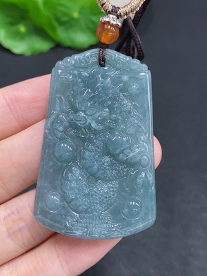 F31645233 JadeiteDragon Travelling the World Pendant