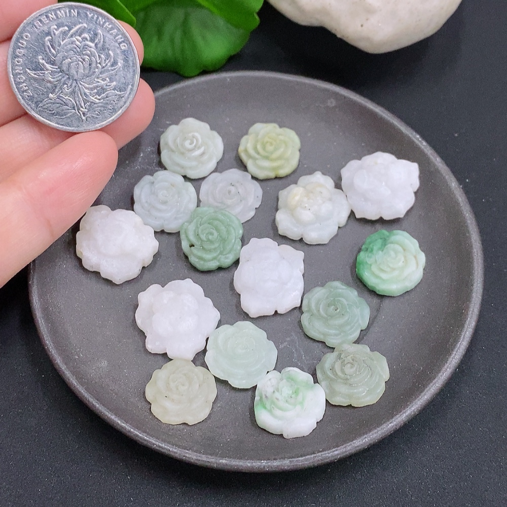 F34071632 Jadeite Rough Pendants Sell as a Lot