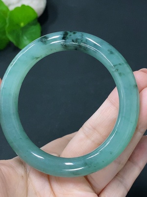 F27046269 翡翠圆条手镯 圈口54.5mm 货品总约重57.08g