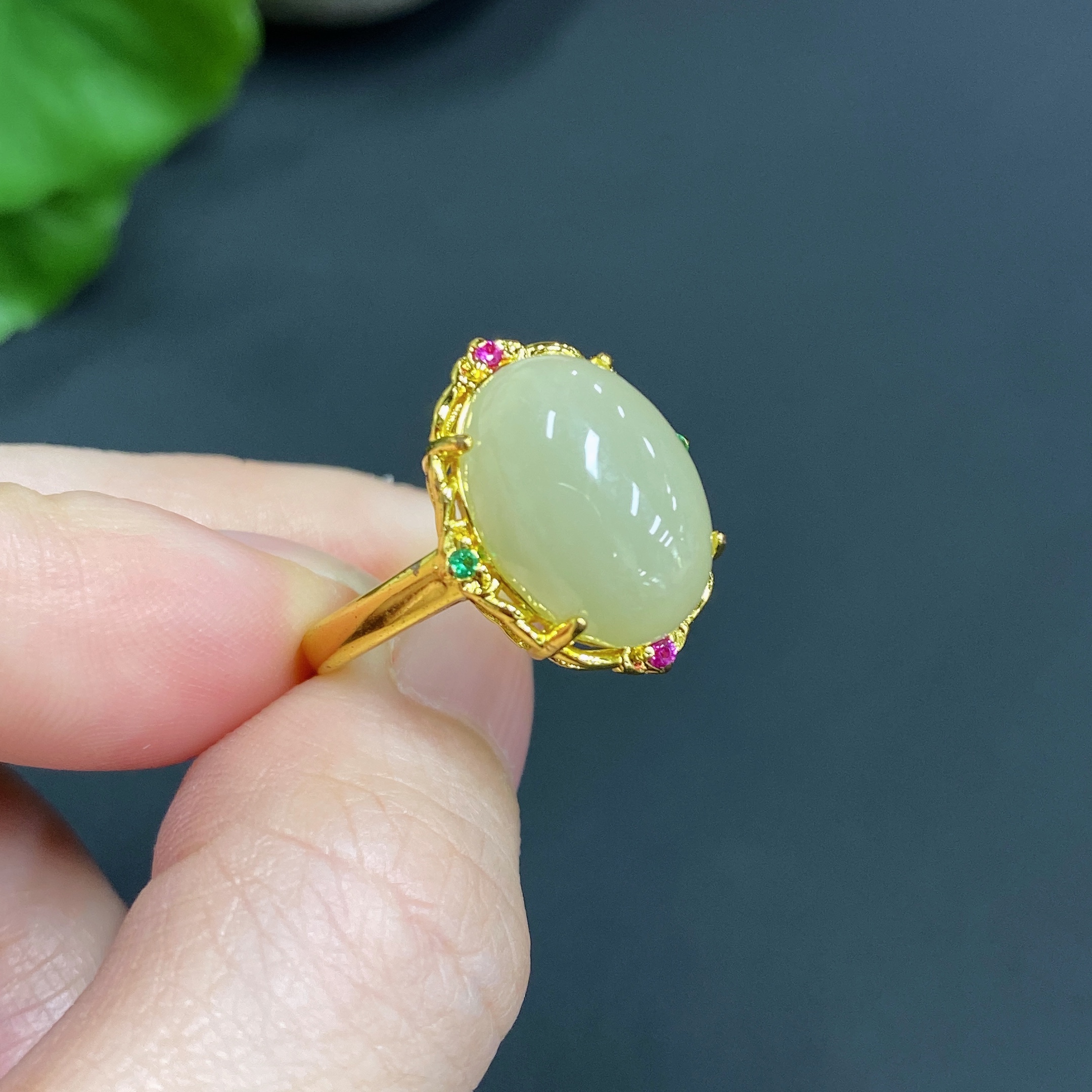 H18056380 Hetian Jade oval cabochon adjustable ring, non-gold setting, total weight approx. 3.5g