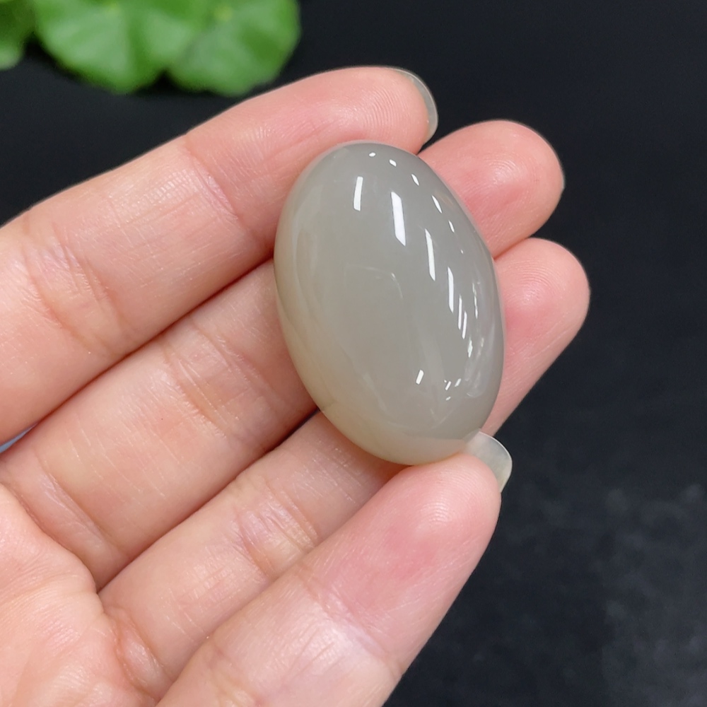 H34037006 Hetian Jade Cabochon