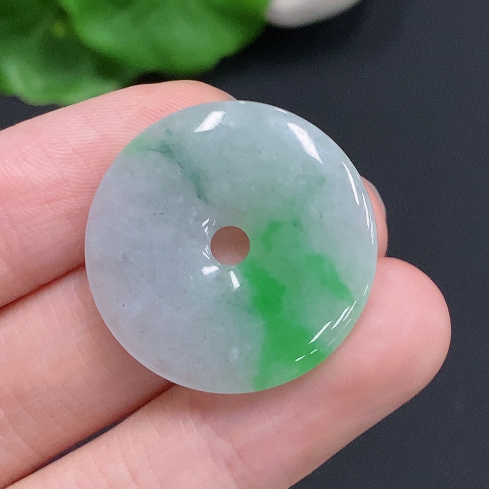 F30514010 JadeitePeace Buckle, total weight approximately 4.7g