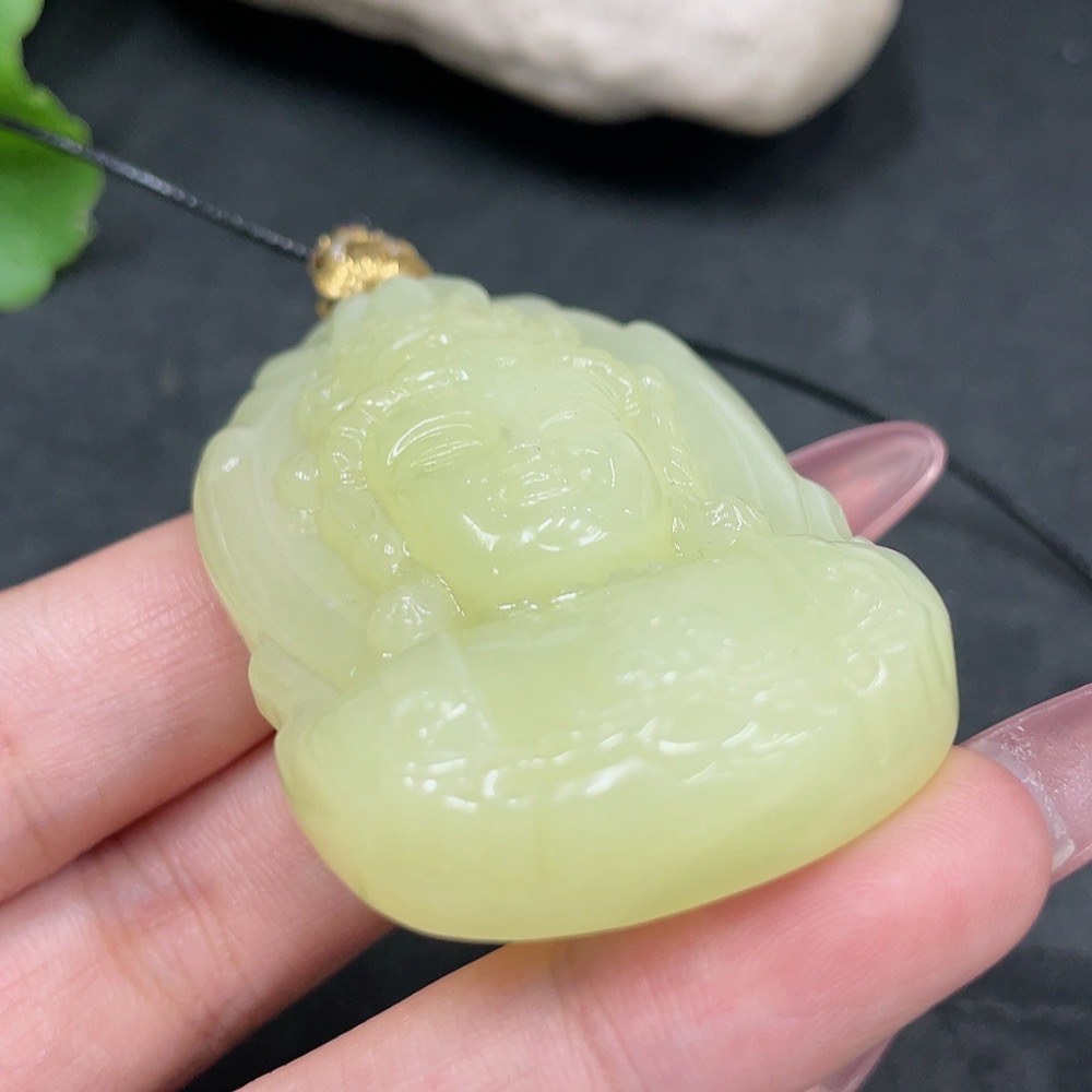 H33925508 Hetian Jade Pendant Guanyin with Diamond (Colorless) and 18K Gold Pendant Total Weight (Including Rope) Approx. 48.3g