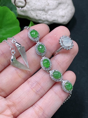 F33919992 Jadeite Inlaid Earrings Bracelet Ring Non-Gold Inlaid Adjustable Size