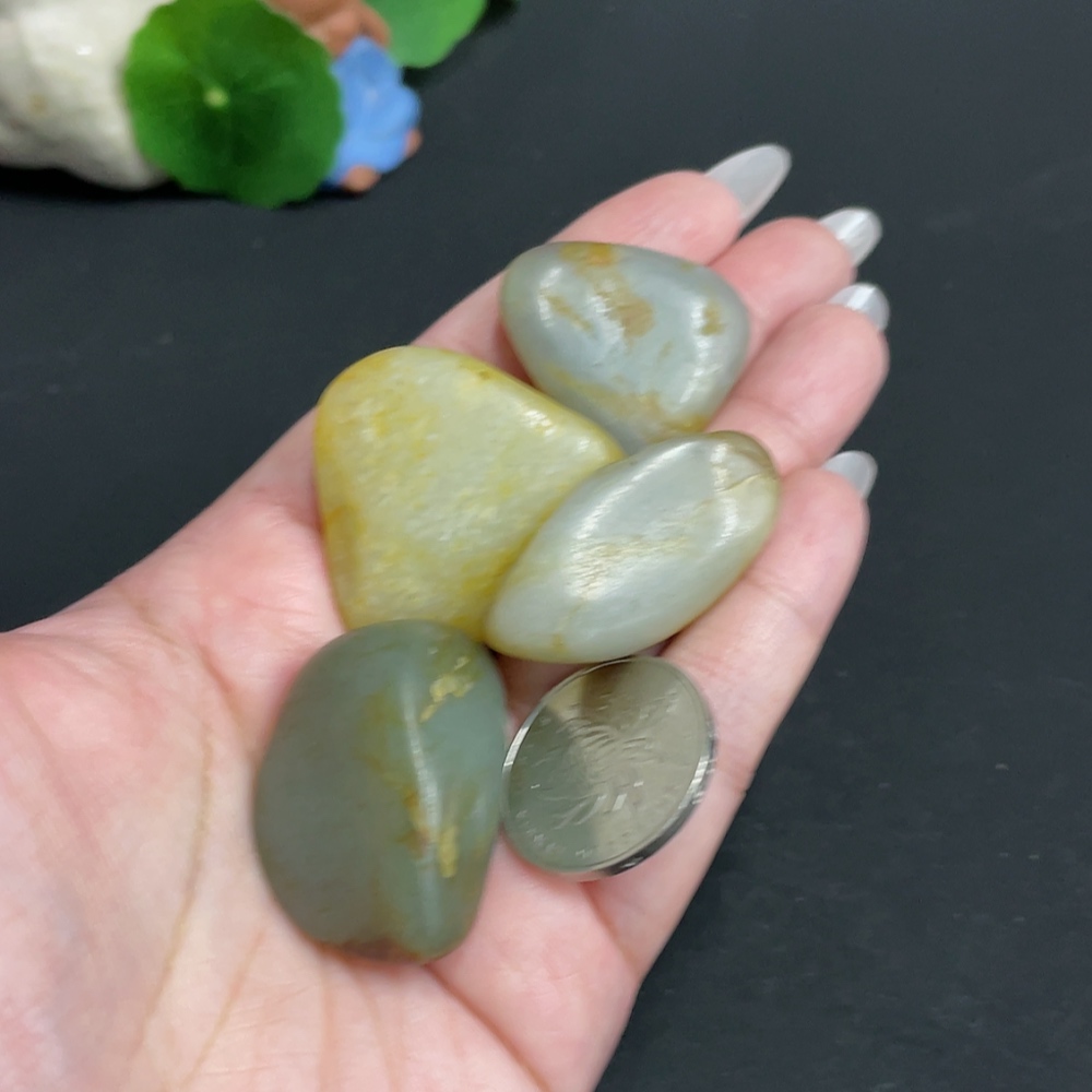 H27063450 Hetian Jade containing other mineral components with undetermined skin color origin total product weight approximately 73g