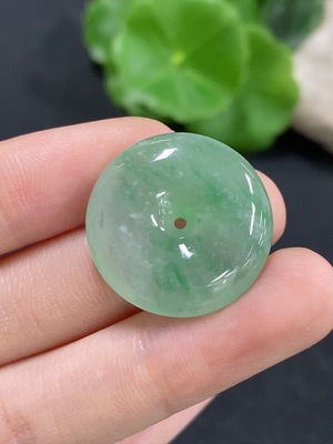 F46601499 翡翠平安扣挂件 货品总重约7.12g
