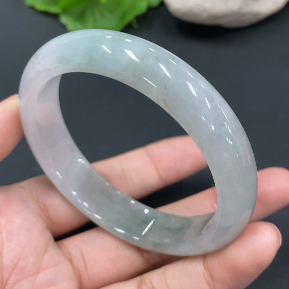 F21353359 Jadeite Round Bracelet Size 53.7 Total Weight 46.421g