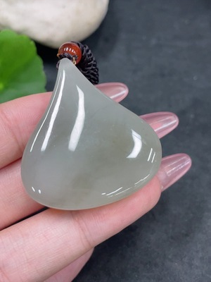 H33945092 Hetian Jade Pendant Free Form