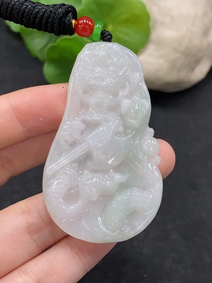 F34963697 翡翠府上有龙挂件 货品总重约23.1g