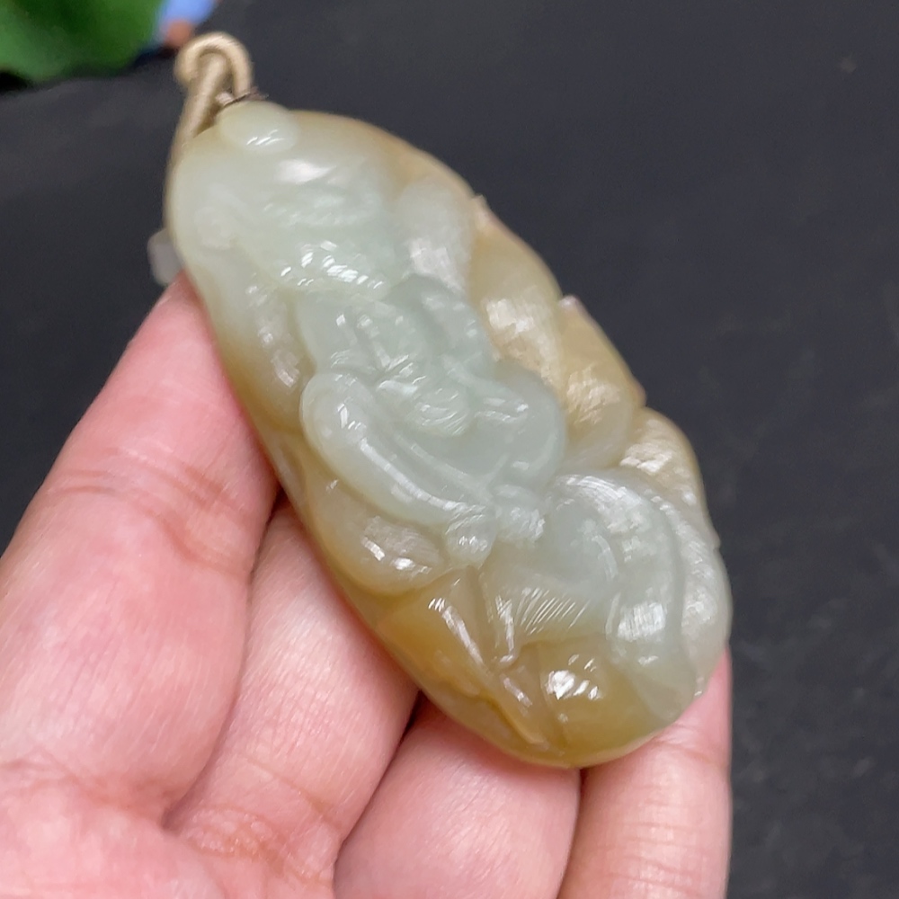 H30526403 Hetian Jade Pendant - Nine-Tailed Fox
