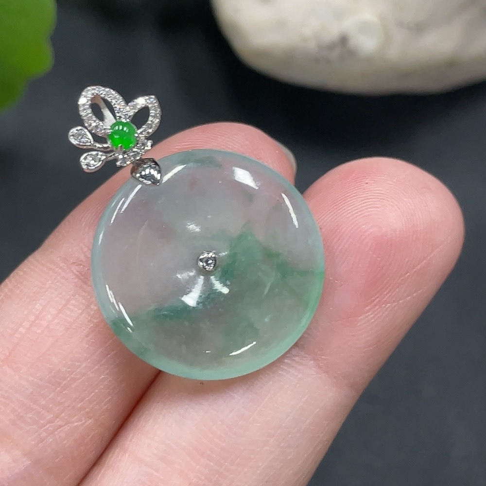 F17853022 JadeitePeace Knot Pendant with 18K Gold, Total Weight Approximately 3.2g