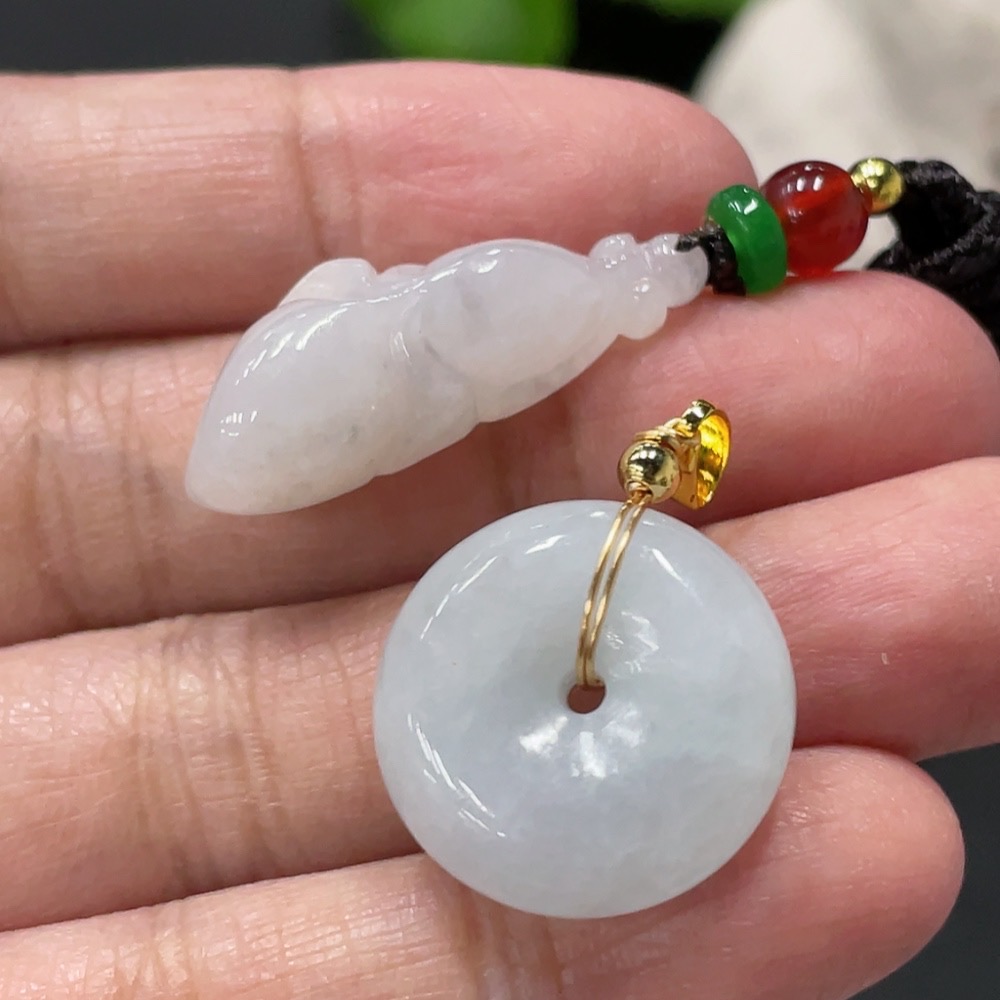 F35081683 Jadeite Pendant Sell as a Lot Non-Gold Beads Non-A