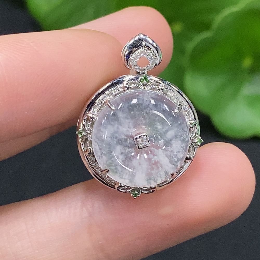 F33927078 Jadeite inlaid pendant 18K gold total weight about 3.03g