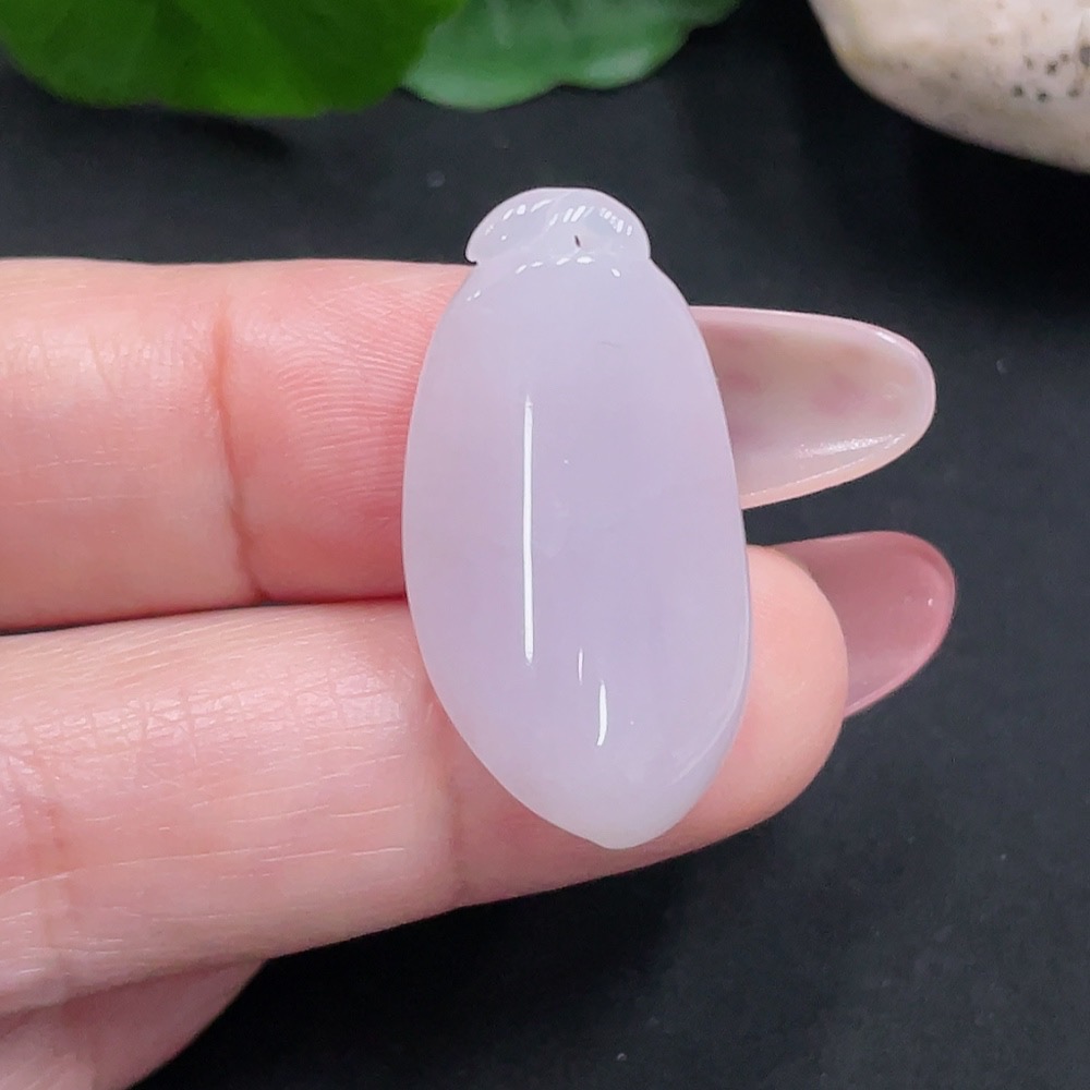 F34032153 Jadeite Fu Gua Pendant with a total weight of approximately 4.6 grams