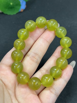 H41938535 岫玉(蛇纹石玉)手串 卡13.5mm左右 货品总重约53.8g