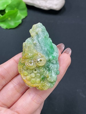 F36264251 翡翠八破图挂件 货品总重约39.04g