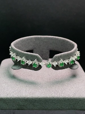 C33923339 Emerald Bracelet Non-Gold Clarity Enhancement Total Weight Approx. 5.08g