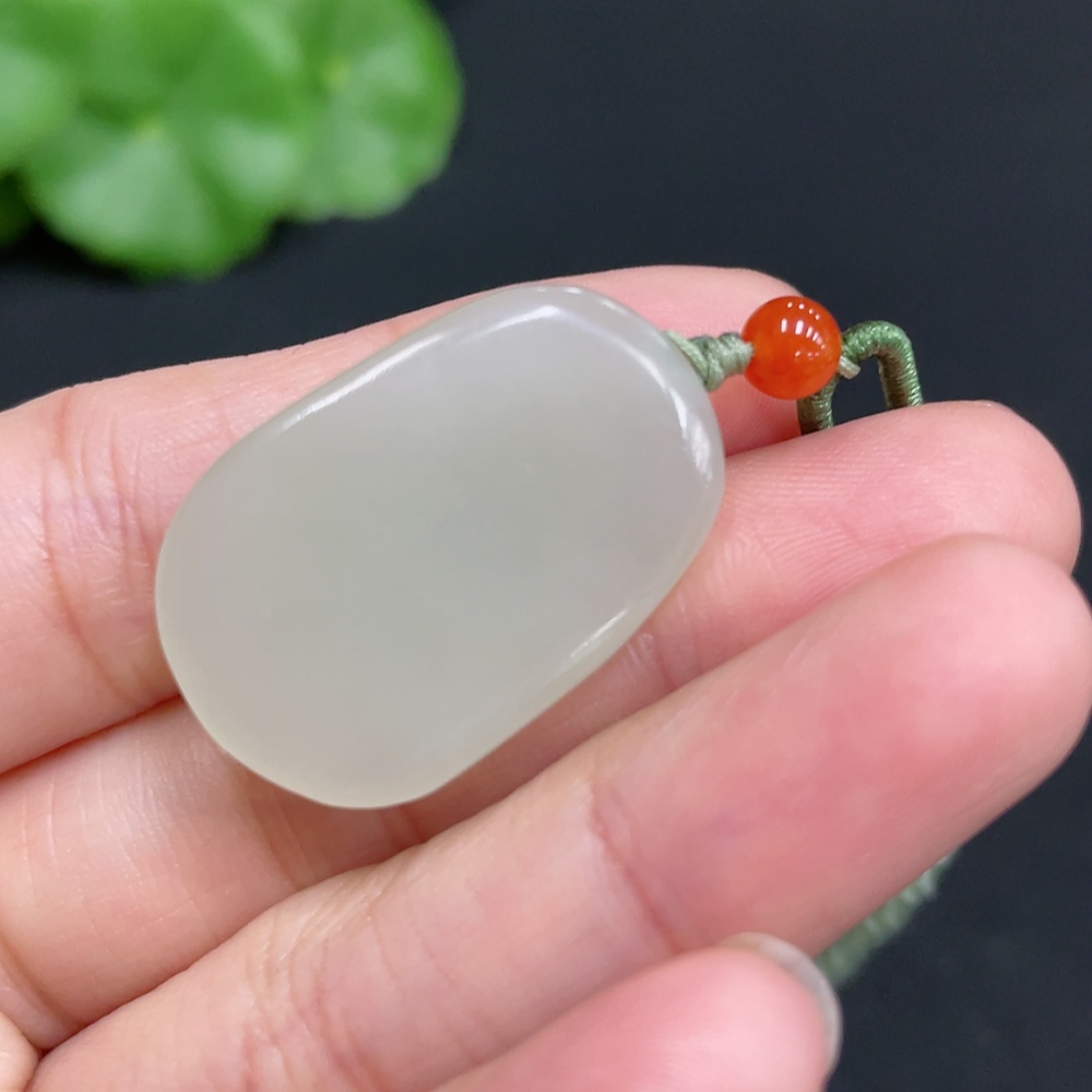 H34072413 Hetian Jade Pendant Guanyin Total Weight (including rope) 7g