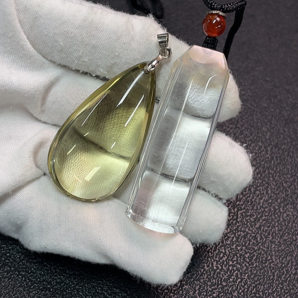 C34039782 Crystal Pendant Non-Gold Total Weight Approx. 44.19g With Cord Sell as a Lot