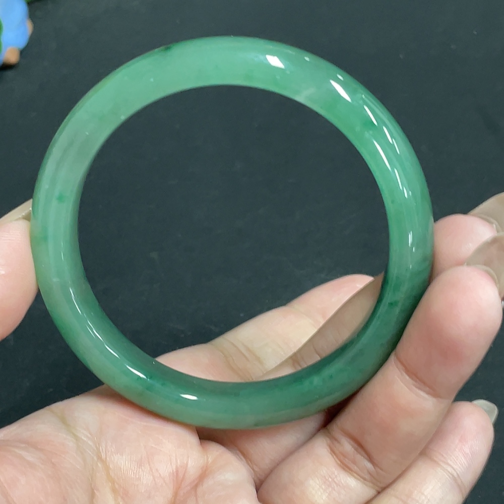 H28308479 African Emerald (Dulong Jade) Round Bracelet