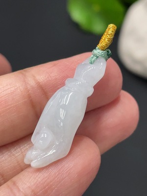 F29431919 Jadeite Pendant with a Cherished Pearl